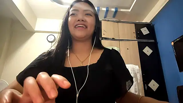 AntoninaDamewood online show from 02-17-26, 12:45