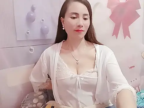 Snapshot of Hello-Kitty001 chatting on 02-18-26, 01:18 Hello-Kitty001 online show from 02-18-26, 01:18