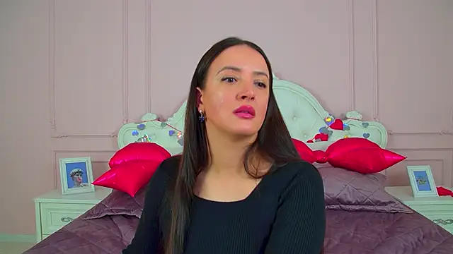 Snapshot of ElinaBellucci chatting on 03-02-26, 04:25 ElinaBellucci online show from 03-02-26, 04:25