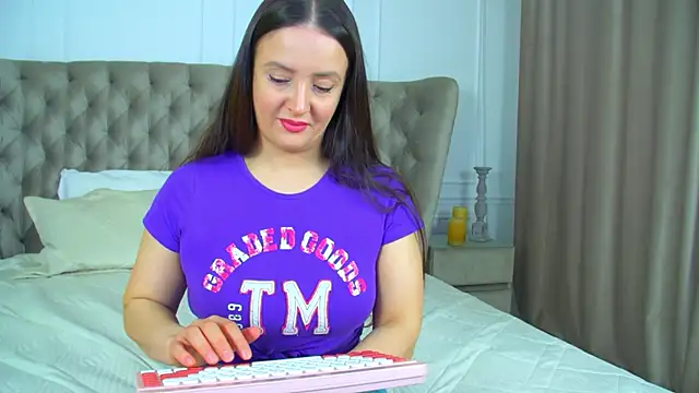 ElinaBellucci online show from 04-06-26, 04:21