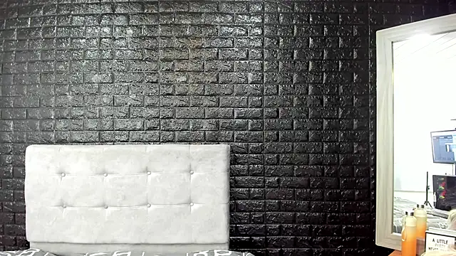 Snapshot of Calopezreal_ chatting on 02-16-26, 01:07 Calopezreal online show from 02-16-26, 01:07