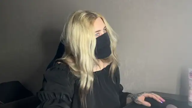 Snapshot of UnaXyling chatting on 02-04-26, 08:31 UnaXyling online show from 02-04-26, 08:31