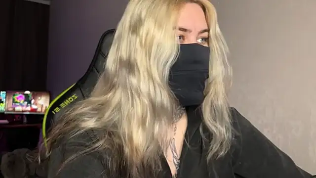 Snapshot of UnaXyling chatting on 02-08-26, 11:08 UnaXyling online show from 02-08-26, 11:08