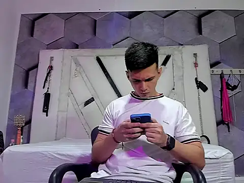GoldenBoyM online show from 05-26-26, 03:35