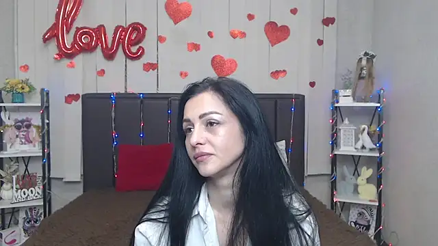 Snapshot of EvaClarkk chatting on 05-17-26, 05:20 EvaClarkk online show from 05-17-26, 05:20