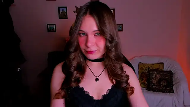 Snapshot of LanaLovely chatting on 04-27-26, 06:22 LanaLovely online show from 04-27-26, 06:22