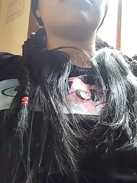 Snapshot of Julieta_Parker chatting on 02-14-26, 04:26 Julieta Parker online show from 02-14-26, 04:26