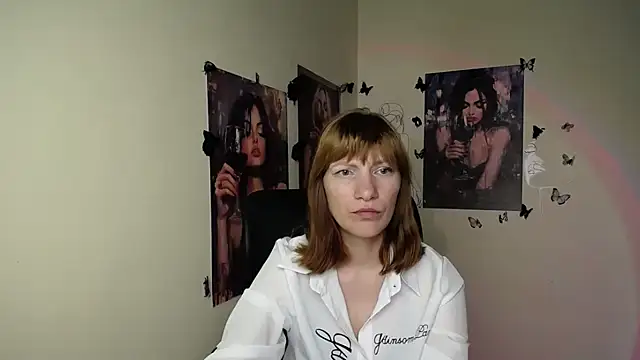 Snapshot of Rosalinda_ro chatting on 06-15-26, 05:31 Rosalinda ro online show from 06-15-26, 05:31