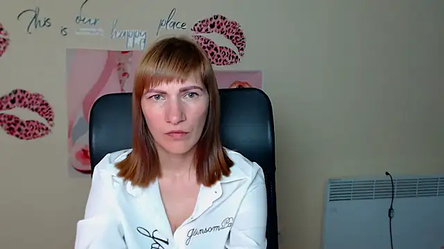 Snapshot of Rosalinda_ro chatting on 06-17-26, 05:58 Rosalinda ro online show from 06-17-26, 05:58