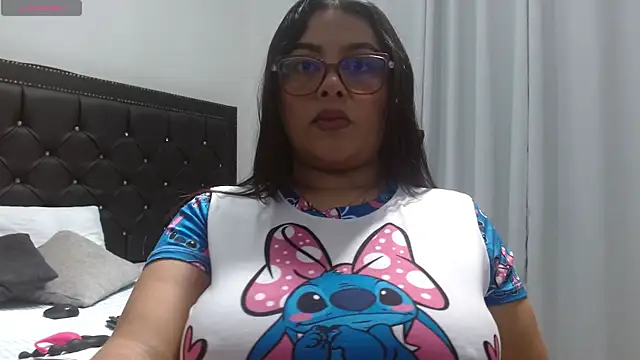 Snapshot of SarahThomsons chatting on 02-27-26, 06:30 SarahThomsons online show from 02-27-26, 06:30