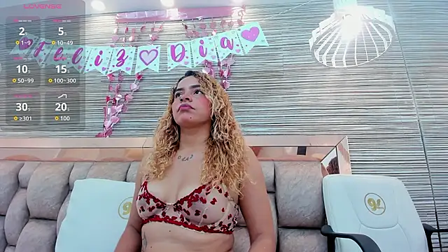 Snapshot of rossy_roose chatting on 02-13-26, 07:21 rossy roose online show from 02-13-26, 07:21