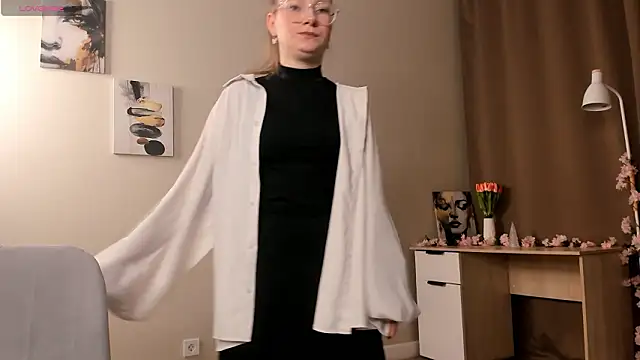 Snapshot of VictorMencia chatting on 02-19-26, 08:38 VictorMencia online show from 02-19-26, 08:38