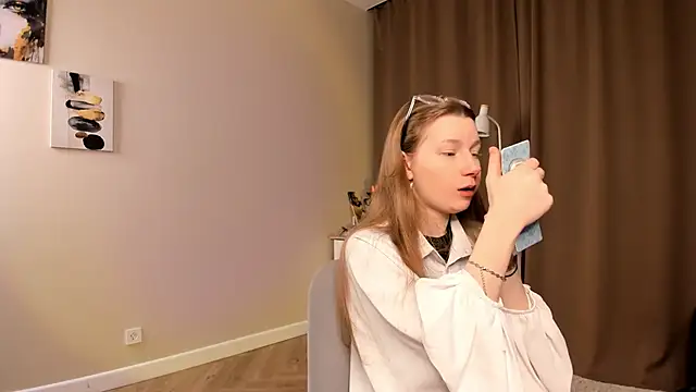 Snapshot of VictorMencia chatting on 02-25-26, 07:23 VictorMencia online show from 02-25-26, 07:23