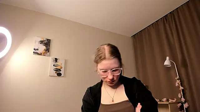 Snapshot of VictorMencia chatting on 02-27-26, 07:14 VictorMencia online show from 02-27-26, 07:14