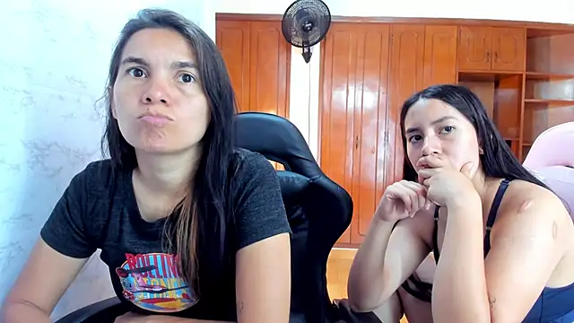 Emily and Soffy online show from 03-04-26, 12:11