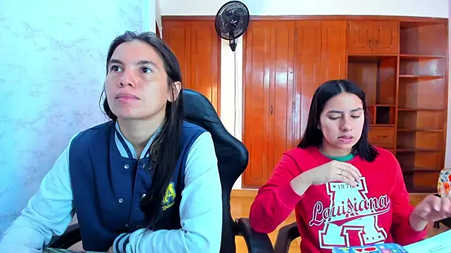 Emily and Soffy online show from 04-01-26, 01:41