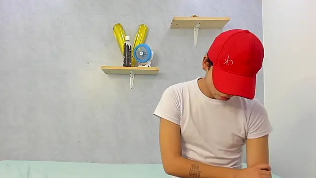 Snapshot of Eliotkinky chatting on 02-26-26, 04:06 Eliotkinky online show from 02-26-26, 04:06