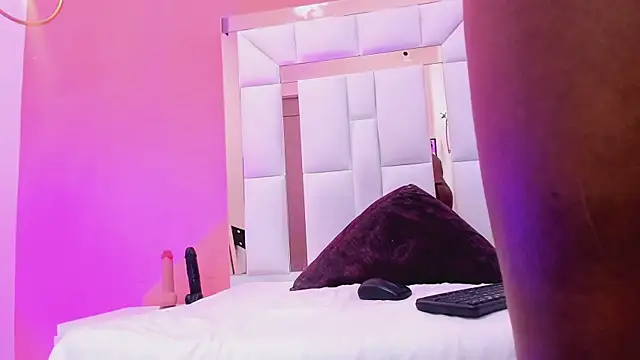 Snapshot of Zoe_ebony69 chatting on 02-11-26, 11:37 Zoe ebony69 online show from 02-11-26, 11:37