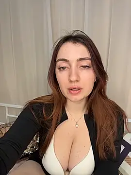 Snapshot of Linnea_ chatting on 02-12-26, 05:19 Linnea online show from 02-12-26, 05:19