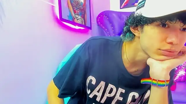 Snapshot of thanier_18 chatting on 02-07-26, 07:50 thanier 18 online show from 02-07-26, 07:50