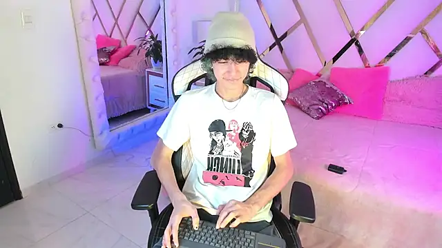 Snapshot of thanier_18 chatting on 02-25-26, 07:12 thanier 18 online show from 02-25-26, 07:12