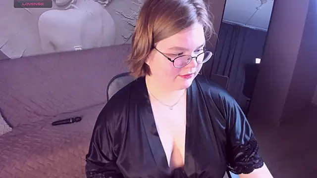 Snapshot of MaryFloree chatting on 02-08-26, 03:43 MaryFloree online show from 02-08-26, 03:43