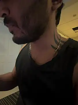 Snapshot of DaggerTie chatting on 02-18-26, 03:30 DaggerTie online show from 02-18-26, 03:30