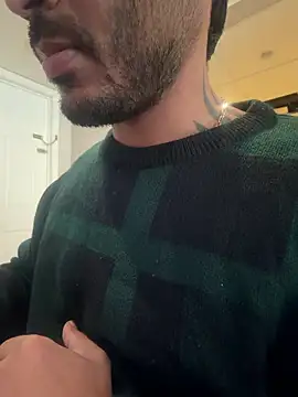 Snapshot of DaggerTie chatting on 02-24-26, 03:10 DaggerTie online show from 02-24-26, 03:10