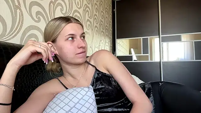 JeneeEady online show from 06-04-26, 06:08