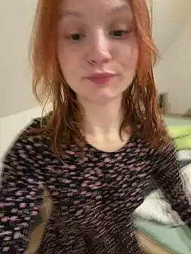 Snapshot of mad_girlygirl chatting on 02-08-26, 08:12 mad girlygirl online show from 02-08-26, 08:12