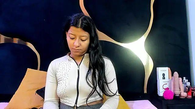 Snapshot of Vaneline2 chatting on 04-17-26, 06:00 Vaneline2 online show from 04-17-26, 06:00