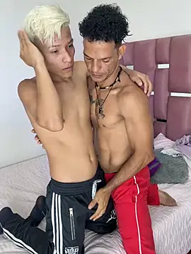 Snapshot of MaxyRyan chatting on 02-10-26, 01:04 MaxyRyan online show from 02-10-26, 01:04