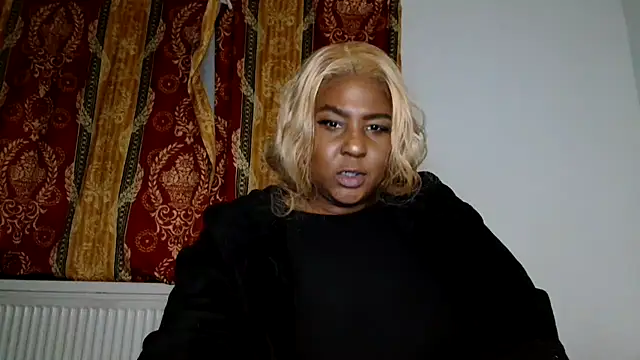 Snapshot of CurvySashia chatting on 02-22-26, 03:29 CurvySashia online show from 02-22-26, 03:29