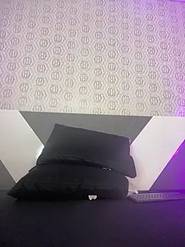 Mia rivers   online show from 04-12-26, 07:41