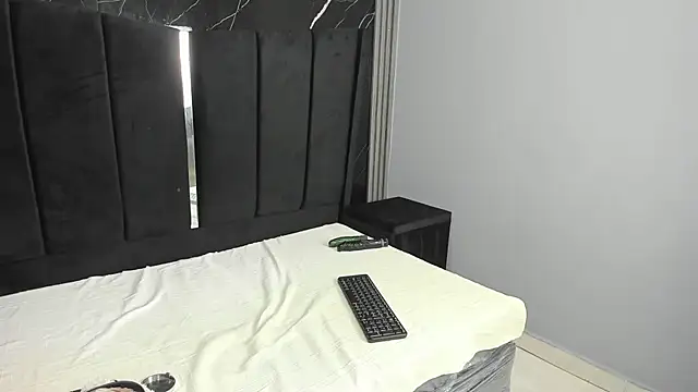 LunaSmithly online show from 03-22-26, 04:32