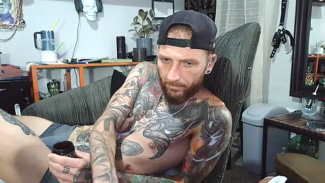Snapshot of F_D_R_ chatting on 05-26-26, 04:03 F D R online show from 05-26-26, 04:03