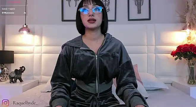 RaquelHyde  online show from 06-21-26, 12:30