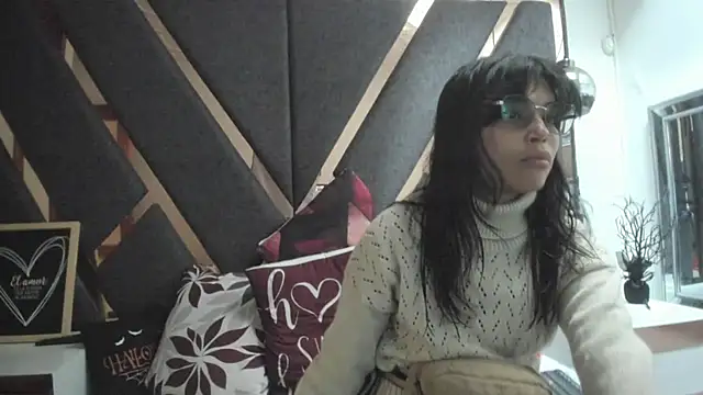 Maggyx online show from 05-25-26, 01:17