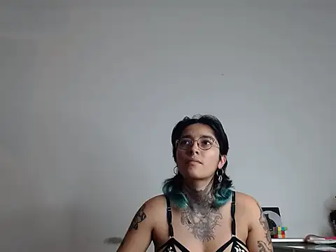 Snapshot of Ivyravens chatting on 02-13-26, 11:01 Ivyravens online show from 02-13-26, 11:01