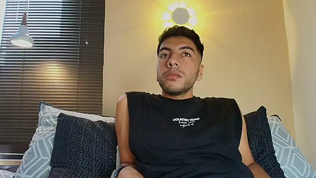 Snapshot of Max_Hornye chatting on 02-25-26, 07:12 Max Hornye online show from 02-25-26, 07:12