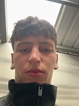 Snapshot of ARON_LUXX chatting on 03-29-26, 02:50 ARON LUXX online show from 03-29-26, 02:50