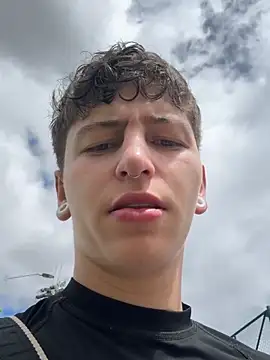 Snapshot of ARON_LUXX chatting on 04-11-26, 02:43 ARON LUXX online show from 04-11-26, 02:43