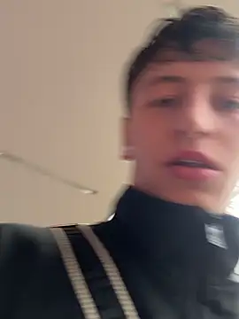 Snapshot of ARON_LUXX chatting on 04-13-26, 10:15 ARON LUXX online show from 04-13-26, 10:15