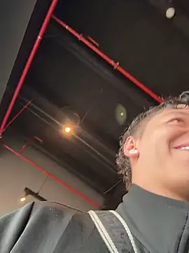 Snapshot of ARON_LUXX chatting on 04-16-26, 03:02 ARON LUXX online show from 04-16-26, 03:02