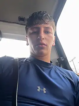 Snapshot of ARON_LUXX chatting on 06-18-26, 03:05 ARON LUXX online show from 06-18-26, 03:05