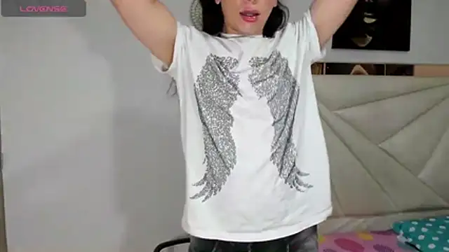 Snapshot of ale-noah chatting on 02-07-26, 10:41 ale-noah online show from 02-07-26, 10:41