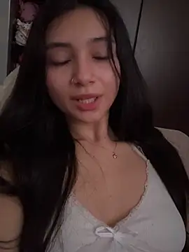 Chinicr18 online show from 04-26-26, 01:42