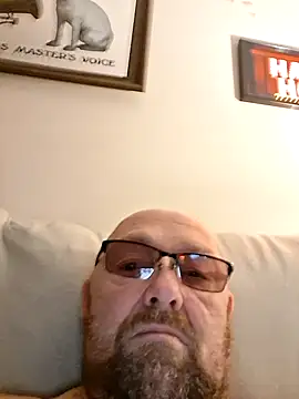 Snapshot of ldhurstII chatting on 03-17-26, 02:49 ldhurstII online show from 03-17-26, 02:49