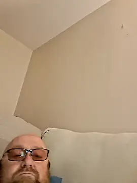 Snapshot of ldhurstII chatting on 04-13-26, 11:05 ldhurstII online show from 04-13-26, 11:05