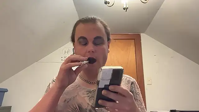 Snapshot of RaeganV chatting on 02-23-26, 07:50 RaeganV online show from 02-23-26, 07:50